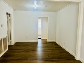 7328 Bauman Rd, Houston, TX for lease Interior Photo- Image 2 of 6