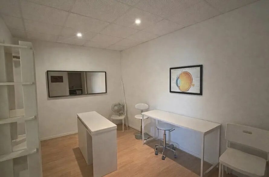Office in Nîmes for lease - Interior Photo - Image 3 of 7