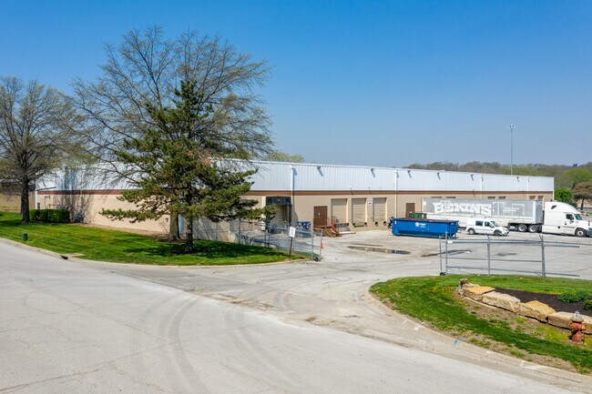 More details for 1940-1958 Foxridge Dr, Kansas City, KS - Industrial for Lease