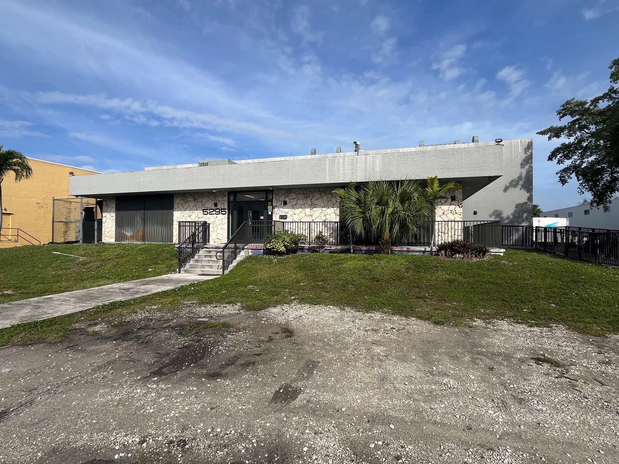 5295 NW 163rd St, Miami Lakes, FL for lease Building Photo- Image 1 of 32