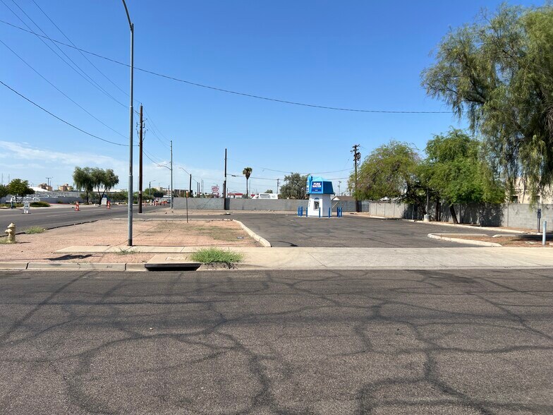 1026 2nd St, Phoenix, AZ à vendre - Photo du bâtiment - Image 1 de 6
