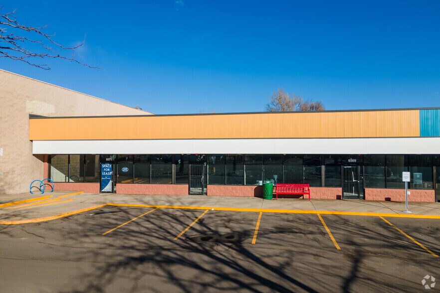 6555-6597 W Colfax Ave, Lakewood, CO à louer - Photo du bâtiment - Image 3 de 5