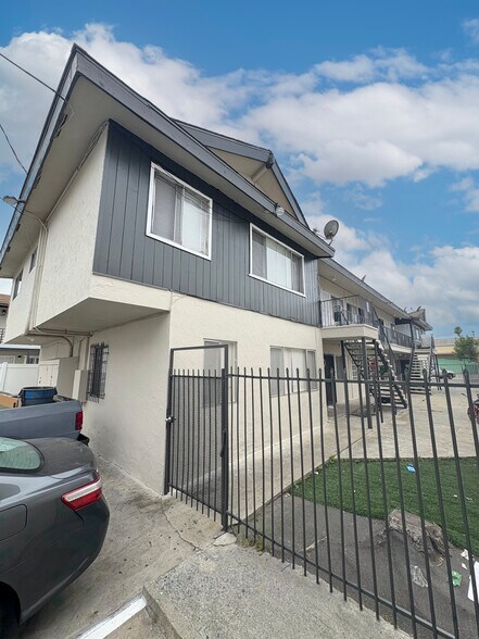 3877 Menlo Ave, San Diego, CA for sale - Building Photo - Image 3 of 22