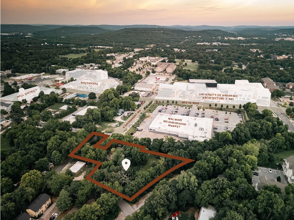 449 S University Ave, Fayetteville, AR à vendre Photo principale- Image 1 de 5