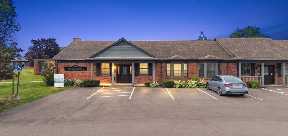 23411 Jefferson Ave, Saint Clair Shores, MI à louer - Photo du bâtiment - Image 1 de 12