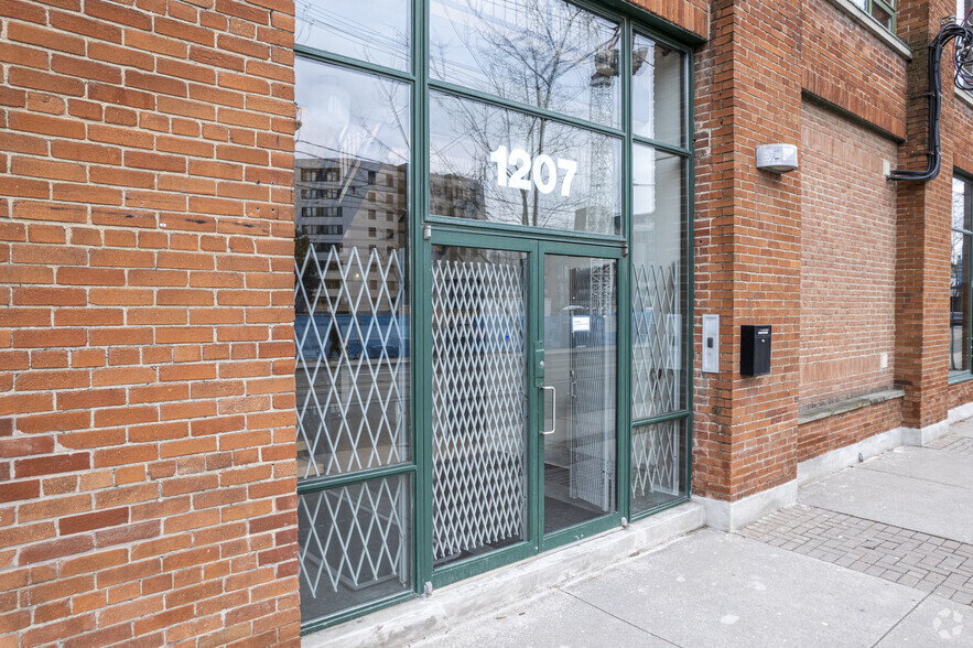 1201-1209 King St W, Toronto, ON for lease - Building Photo - Image 3 of 5