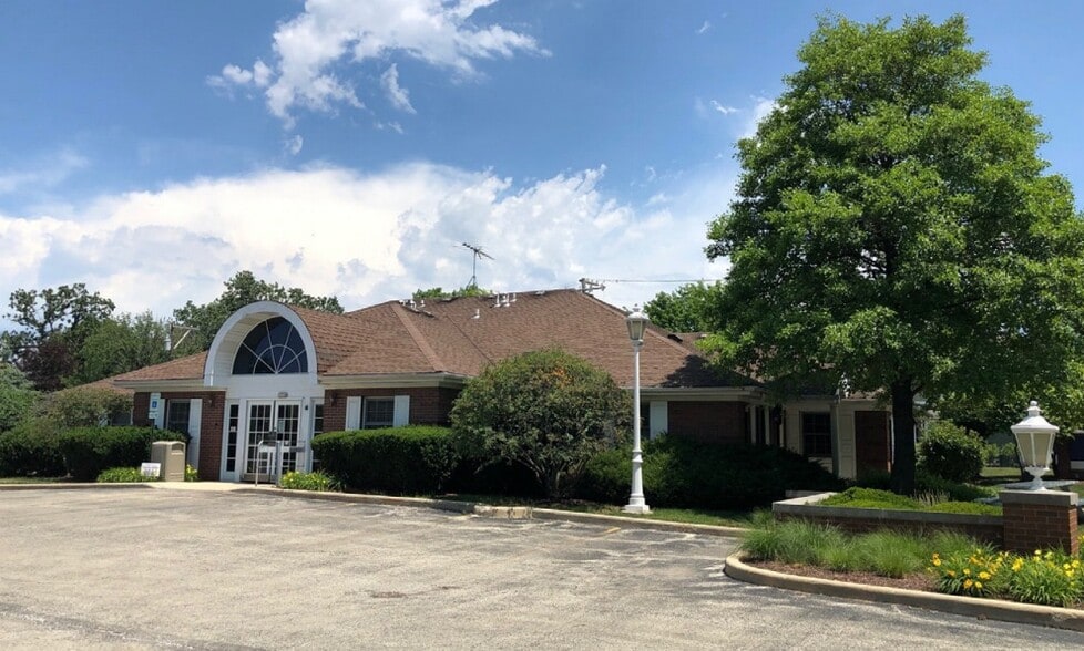 444 Park Blvd, Glen Ellyn, IL for sale - Building Photo - Image 3 of 4