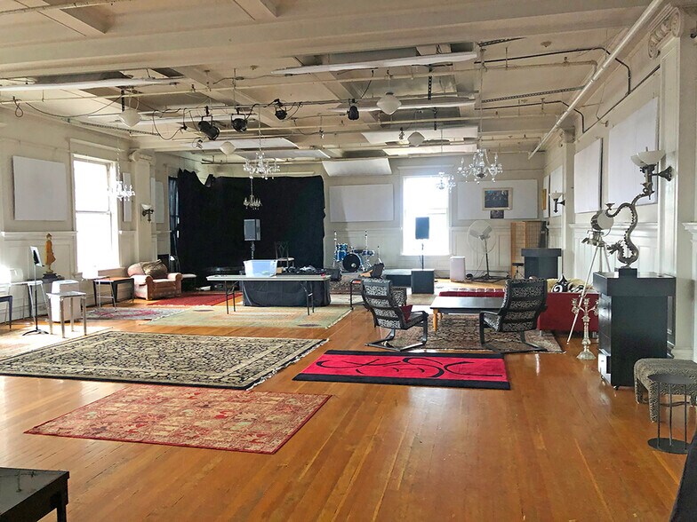 918 SW Yamhill St, Portland, OR à louer - Photo intérieure - Image 2 de 12