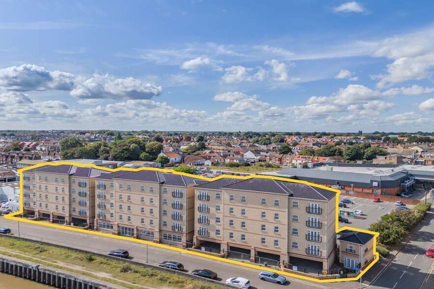 36 Riverside Rd, Great Yarmouth for sale - Building Photo - Image 3 of 3