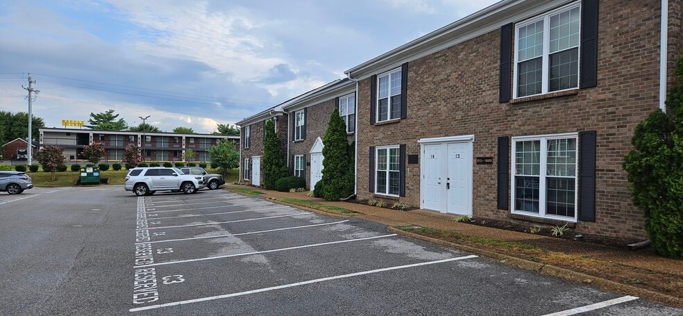 109 Holiday Ct, Franklin, TN for lease - Building Photo - Image 2 of 12