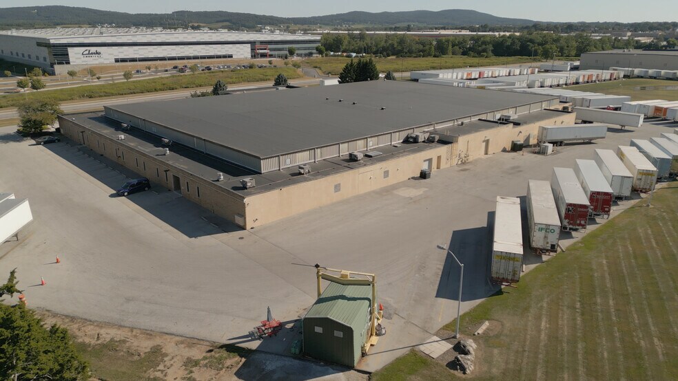 350 Kindig Ln, Hanover, PA à vendre - Photo du bâtiment - Image 2 de 12