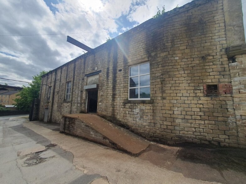 Dale St, Huddersfield à louer - Photo du bâtiment - Image 2 de 3