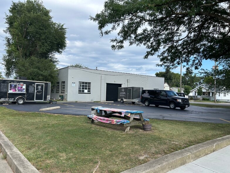 535 E Dixie Dr, Dayton, OH for sale - Building Photo - Image 2 of 8