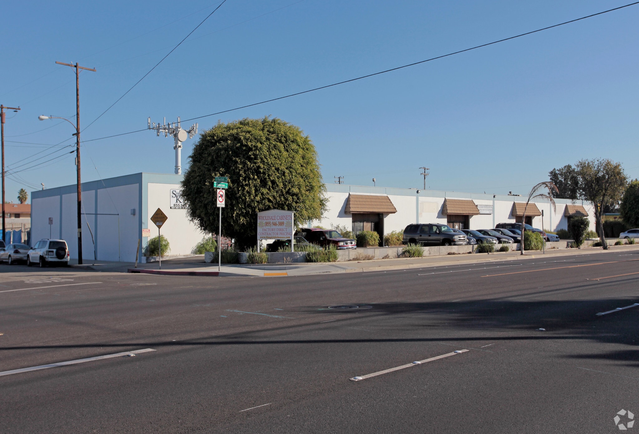 3701-3719 W Rosecrans Ave, Hawthorne, CA for lease Primary Photo- Image 1 of 5