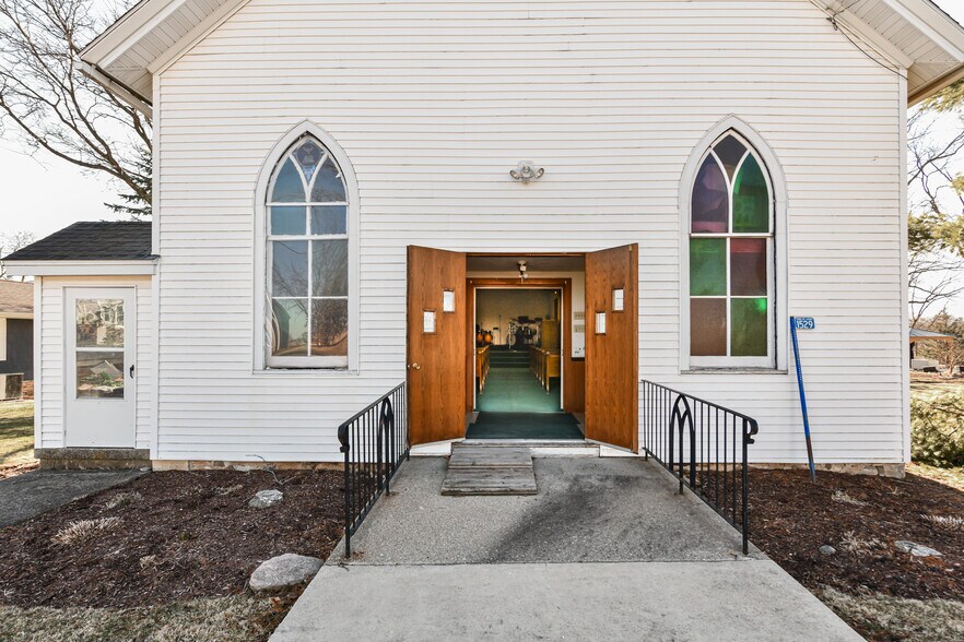 1529 Church -1, Lyons, WI à vendre - Photo du bâtiment - Image 3 de 30