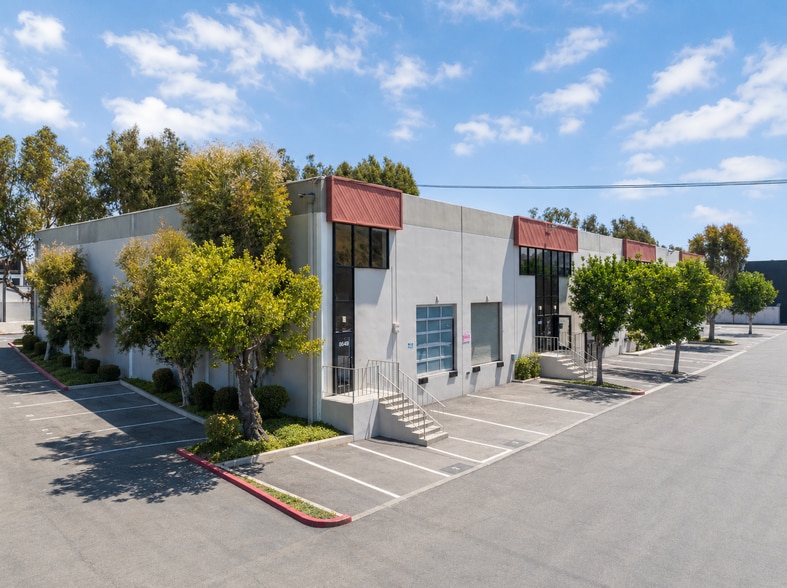 8637-8649 Hayden Pl, Culver City, CA à louer - Photo du bâtiment - Image 3 de 14