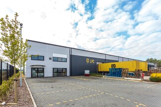 Plus de détails pour Howitt Close, Biggleswade - Industriel à louer