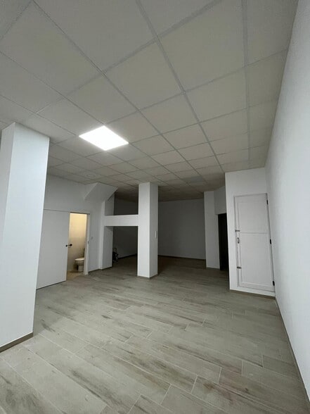 Retail in Tortosa, Tarragona for lease - Interior Photo - Image 3 of 8