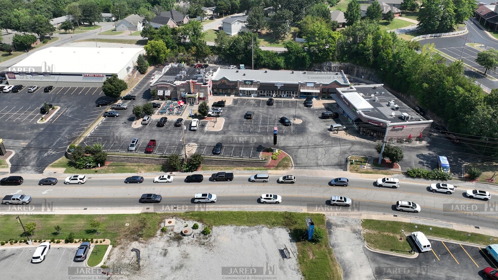 1615 W Highway 76, Branson, MO à louer - Photo principale - Image 1 de 20