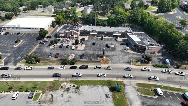 Plus de détails pour 1615 W Highway 76, Branson, MO - Commerce de détail à louer