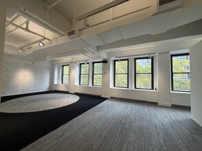 58 W 40th St, New York, NY for lease Interior Photo- Image 2 of 3