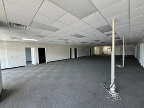 7401 Coldwater Rd, Fort Wayne, IN for lease Interior Photo- Image 1 of 3