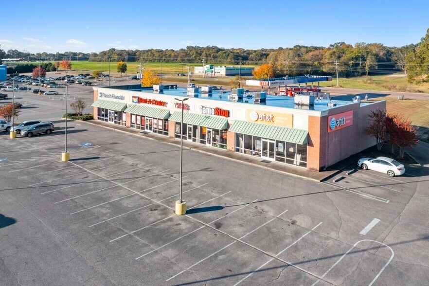 1860 Wayne Rd, Savannah, TN à louer - Photo du bâtiment - Image 3 de 8