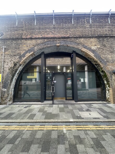 Angel Ln, London for lease - Primary Photo - Image 1 of 2