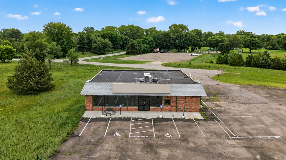15825 NW 7th Ave, Andover, MN à louer - Photo du bâtiment - Image 1 de 35