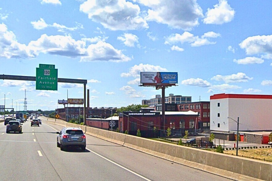 1155 Railroad Ave, Bridgeport, CT à vendre - Photo du bâtiment - Image 2 de 17