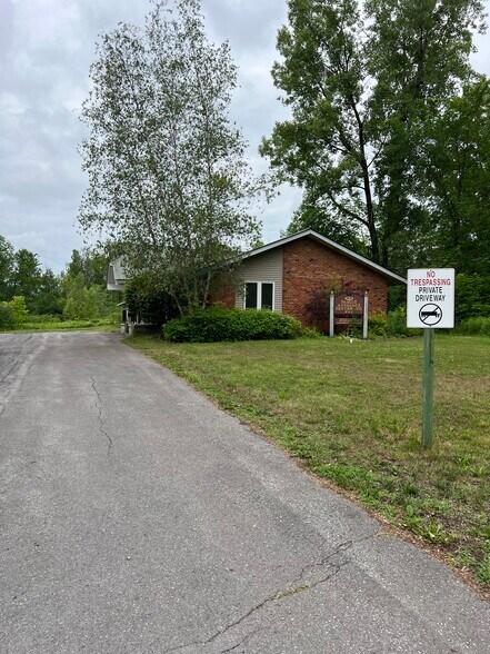 5639 Walker Rd, Utica, NY à vendre - Photo du bâtiment - Image 2 de 27