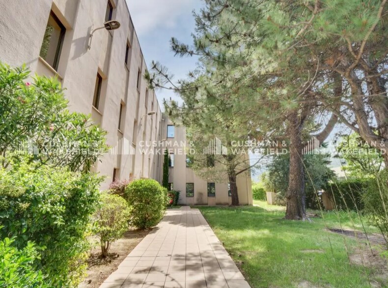 155 Rue Du Dirigeable, Aubagne à louer - Photo du bâtiment - Image 2 de 10
