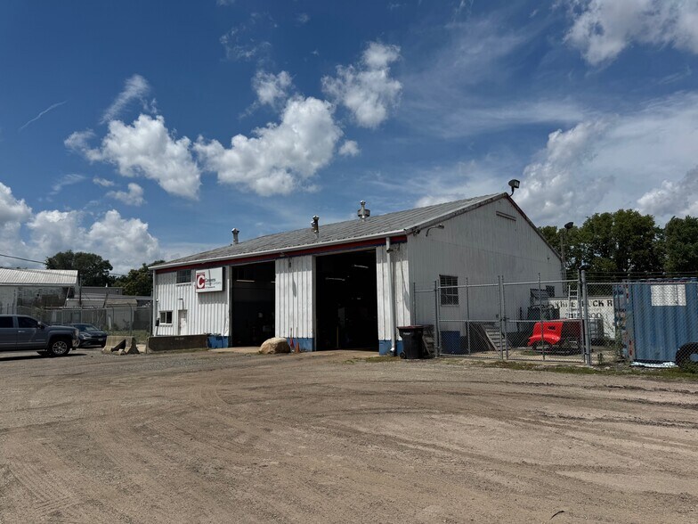 1217 Channahon Rd, Rockdale, IL à louer - Photo du bâtiment - Image 1 de 9