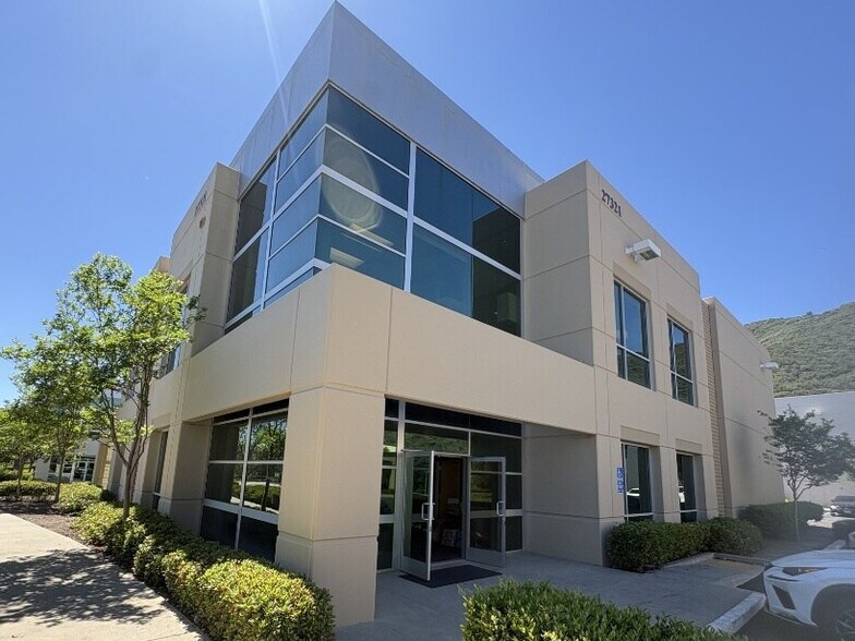 27321-27327 Via Industria, Temecula, CA à vendre - Photo du bâtiment - Image 3 de 23