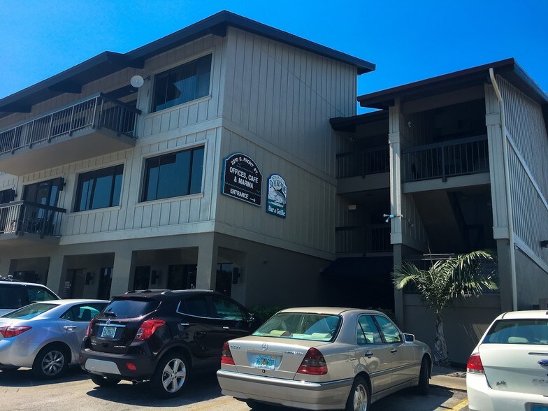 2210 S Front St, Melbourne, FL à louer - Photo du bâtiment - Image 3 de 65