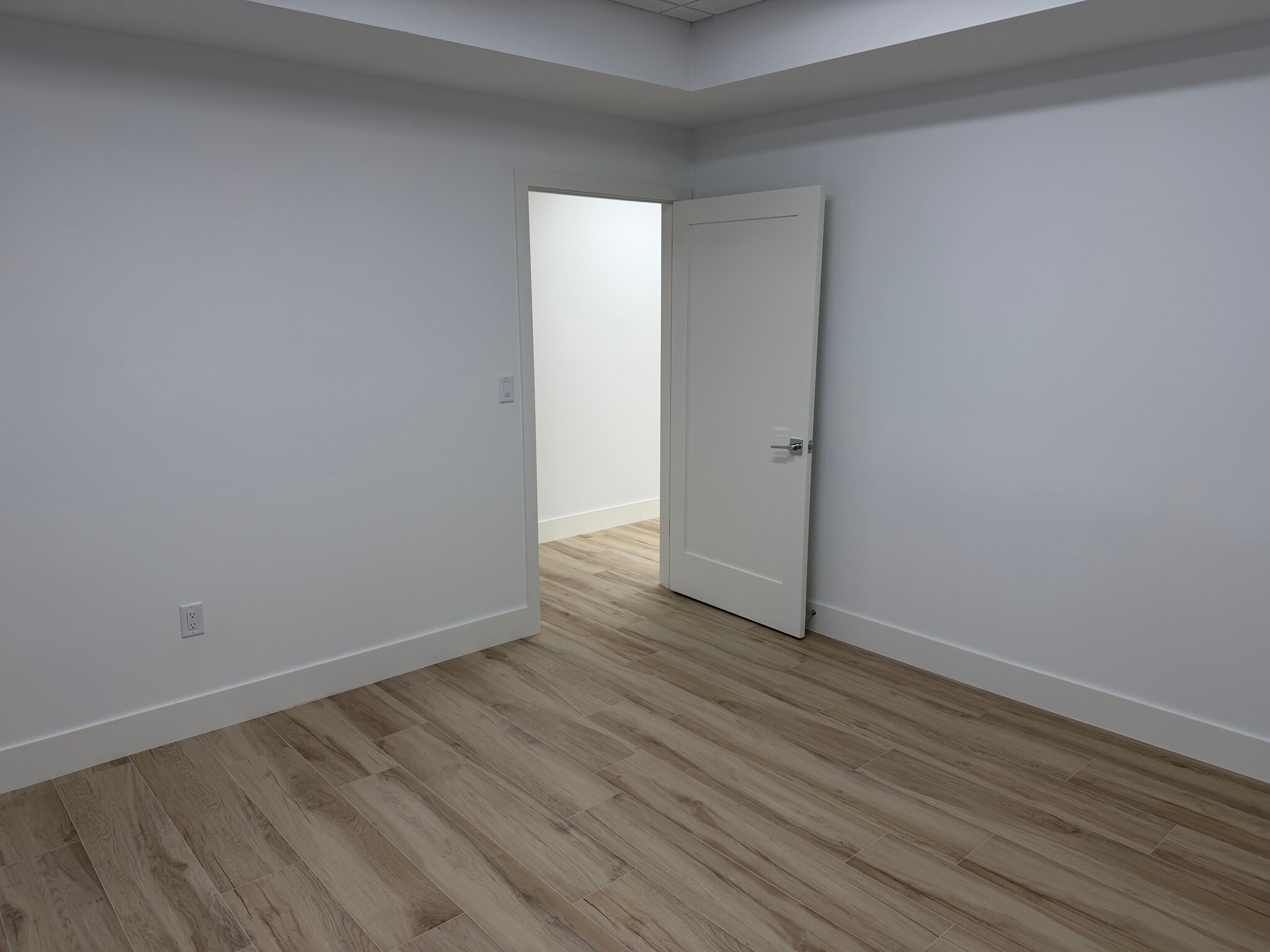 1313 Ponce De Leon Blvd, Coral Gables, FL for lease Interior Photo- Image 1 of 10