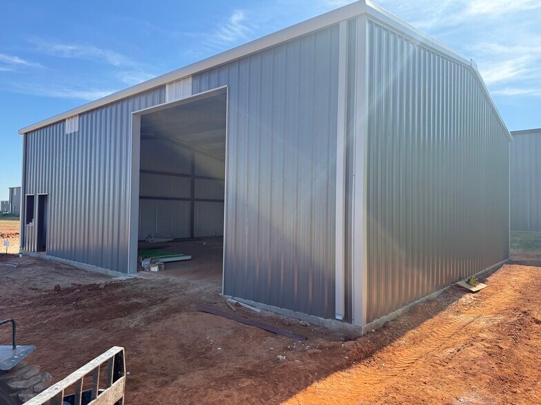 7716 NW 81st Cir, Oklahoma City, OK for lease - Building Photo - Image 1 of 18