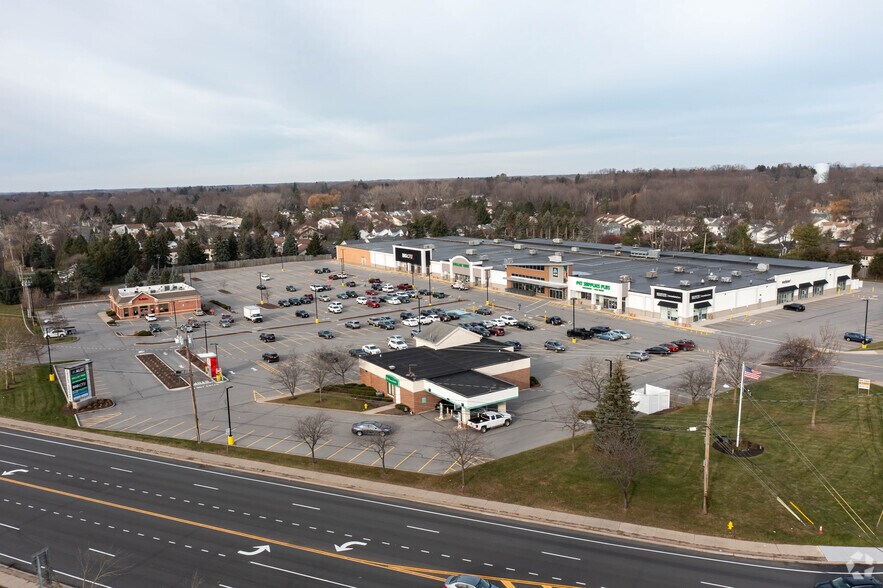 800-810 Paul Rd, Rochester, NY à louer - Photo du bâtiment - Image 2 de 8