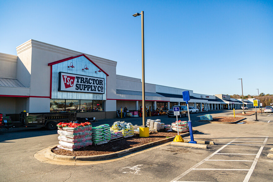 1308-1320 W Grantham St, Goldsboro, NC for sale - Building Photo - Image 2 of 5