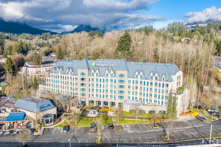 700 Old Lillooet Rd, North Vancouver, BC à louer - Photo du bâtiment - Image 3 de 5