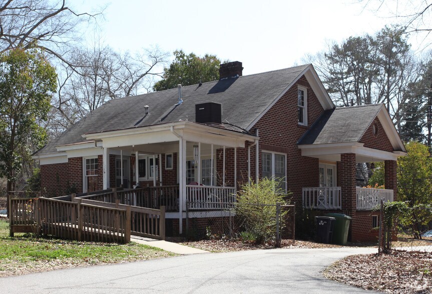 1401 W Poplar St, Griffin, GA for sale - Building Photo - Image 2 of 2