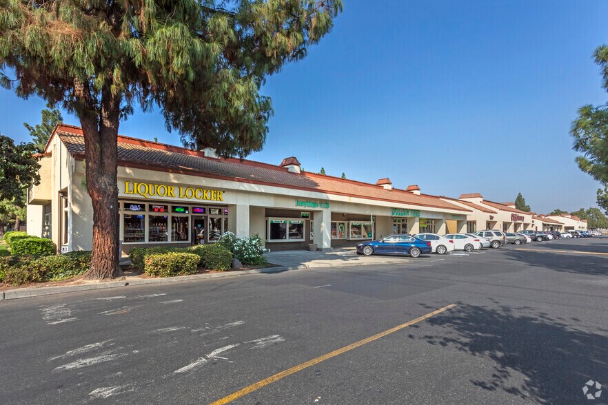 2601 Oakdale Rd, Modesto, CA à louer - Photo du bâtiment - Image 2 de 2