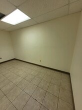 202 N Loop 1604 W, San Antonio, TX à louer Photo intérieure- Image 1 de 4