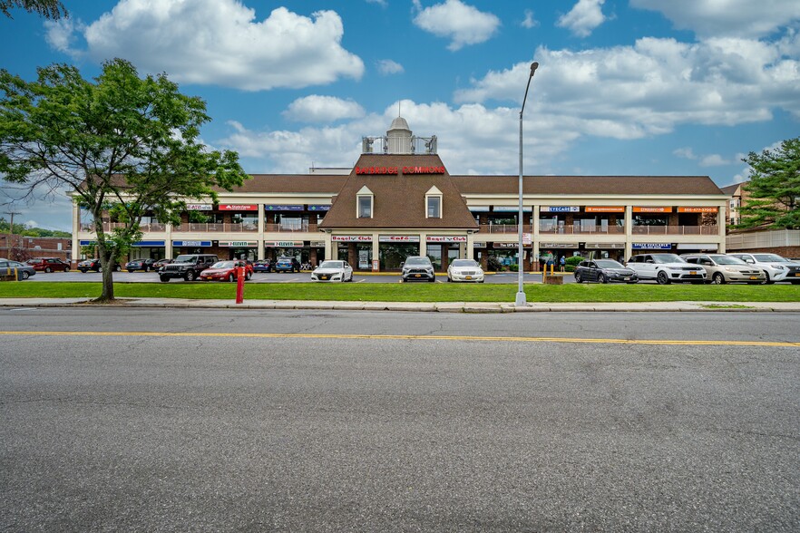 208-02 Cross Island Pky, Bayside, NY for lease - Building Photo - Image 2 of 8