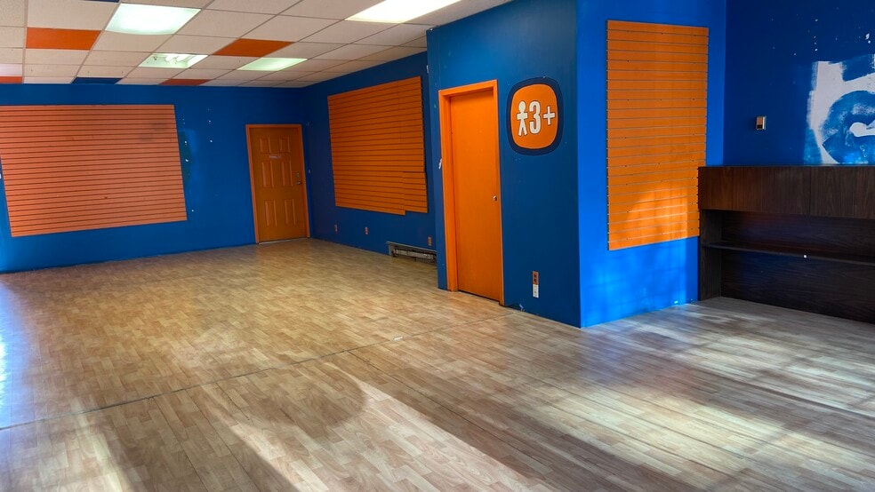 3845 Rupert St, Vancouver, BC for lease - Building Photo - Image 3 of 7