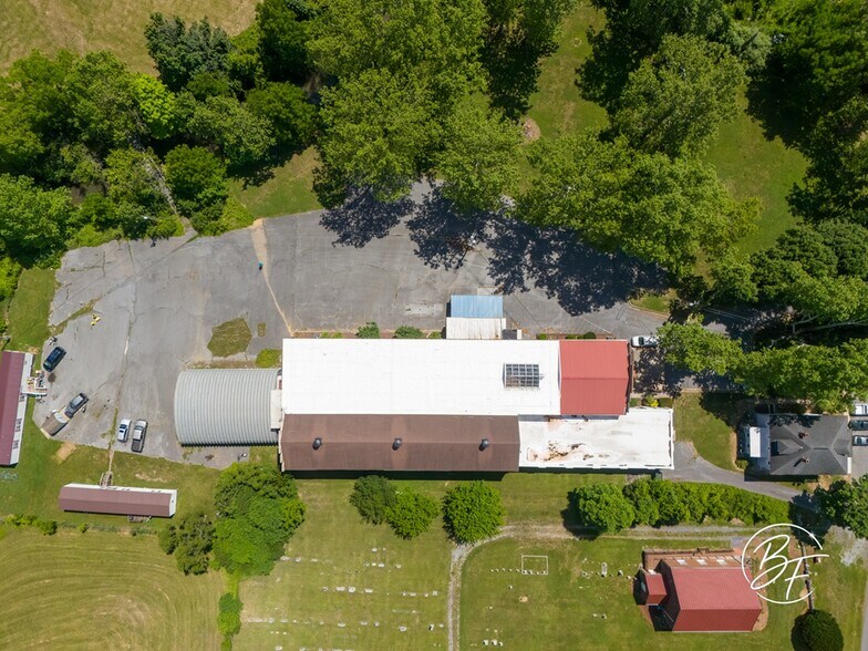 144 Runnymeade rd, Bunker Hill, WV à vendre - Photo du bâtiment - Image 3 de 30