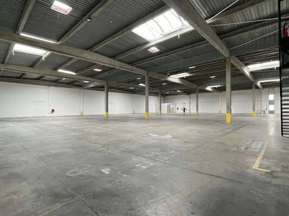Industrial in Corbas for lease Interior Photo- Image 1 of 11