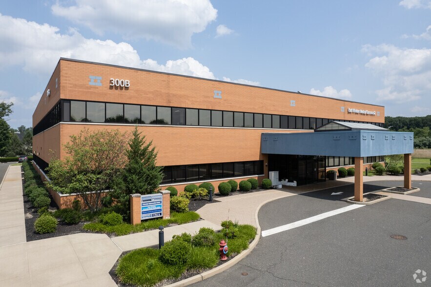 300 Princeton Hightstown Rd, East Windsor, NJ for lease - Building Photo - Image 3 of 5