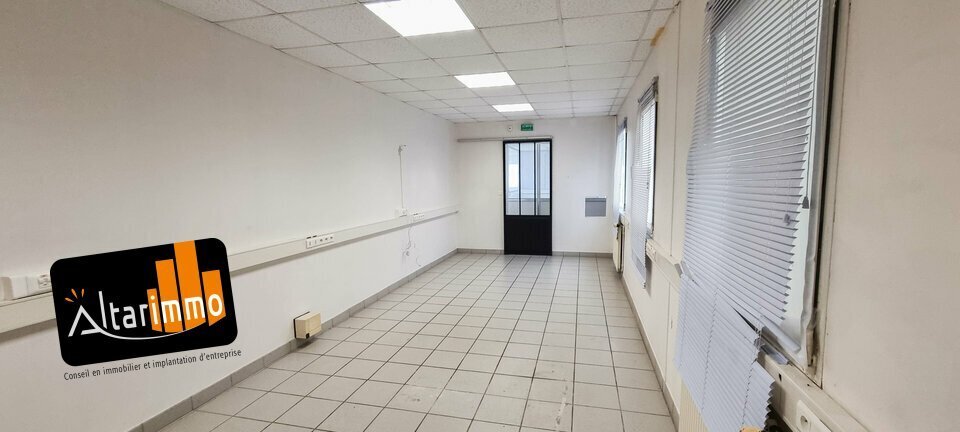 Office in Brou for sale - Interior Photo - Image 3 of 5