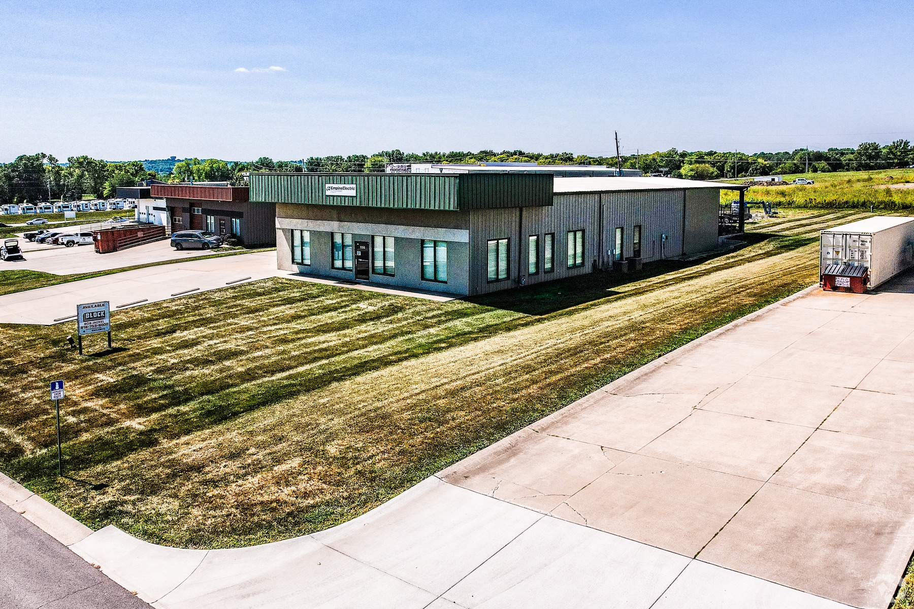 1114 Valley Ridge Dr, Grain Valley, MO for lease Primary Photo- Image 1 of 6